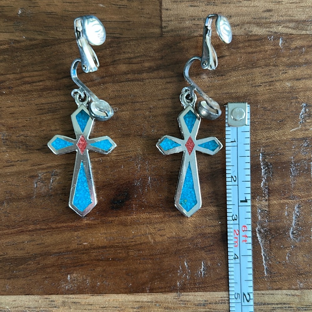 Handmade Elegant Sterling Silver Cross Clip on Earrings with Intricate Design - Picture 4 of 5